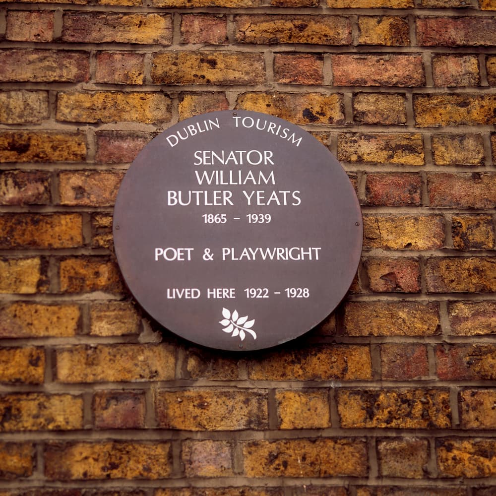 Plaque at 82 Merrion Square, Dublin 